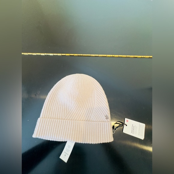 NWT Cozy Athleisure Minimalist Lululemon Twist of Cozy Wool Knit Beanie/Hat - Picture 16 of 17